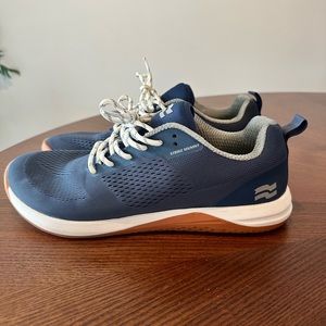 Men’s Strike MVMNT Haze Trainer size 11